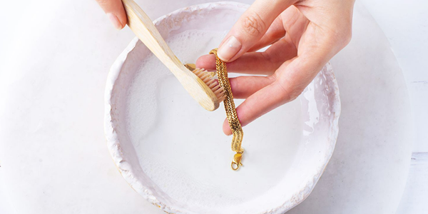 The Ultimate Guide To Cleaning Your Gold Jewellery At Home